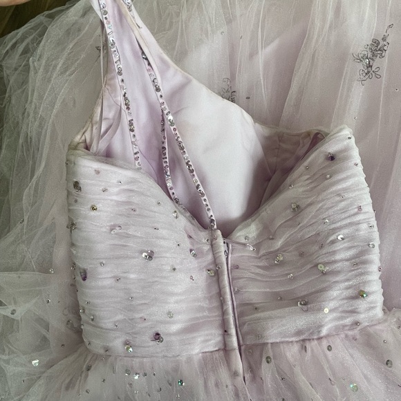 Lavender colored prom dress - Picture 3 of 5